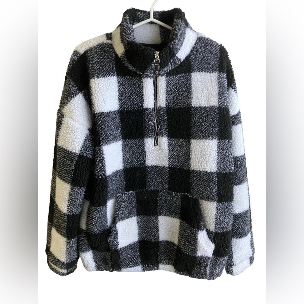 Black and white buffalo plaid chunky Sherpa 1/2 zip sweater small/medium